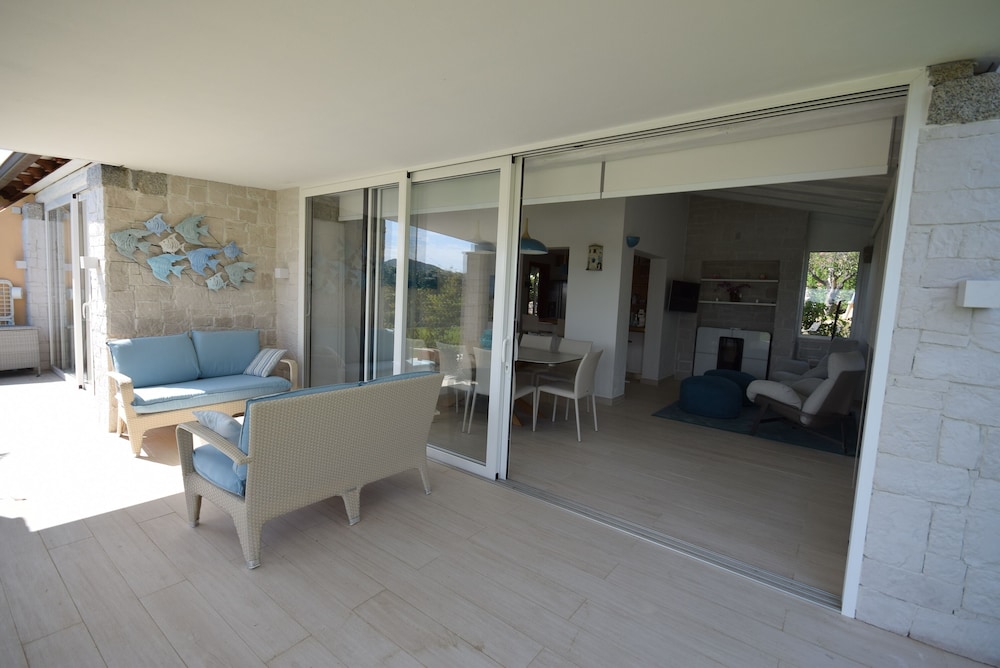 Luxury Villa photo 2