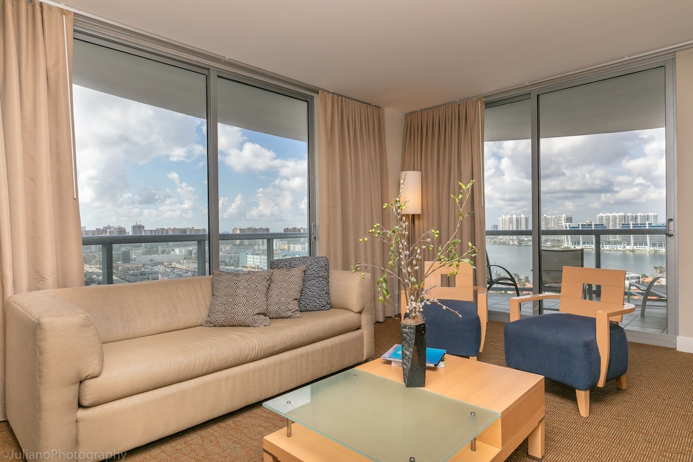 Luxury Suite, 2 Bedrooms, Kitchen, Partial Ocean View photo 2