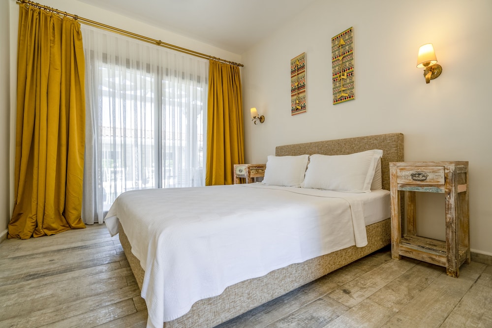 Deluxe Zimmer, 1 Doppelbett, Poolzugang, Poolblick