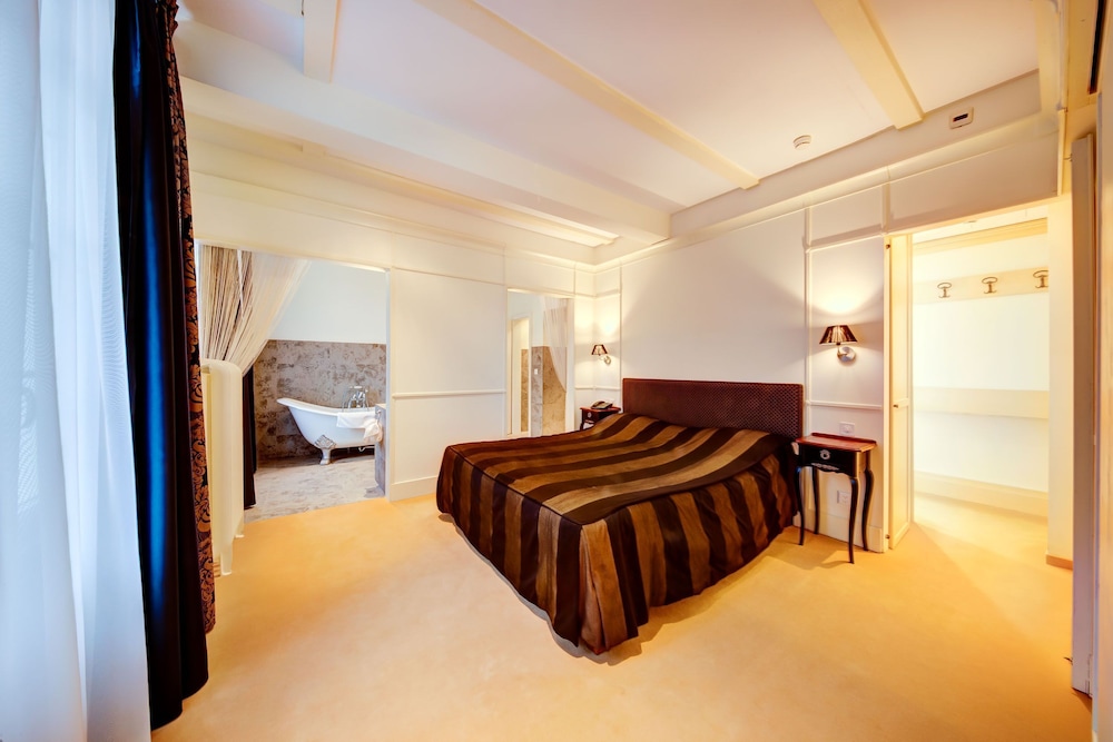 Suite, Garden View - Photo 2