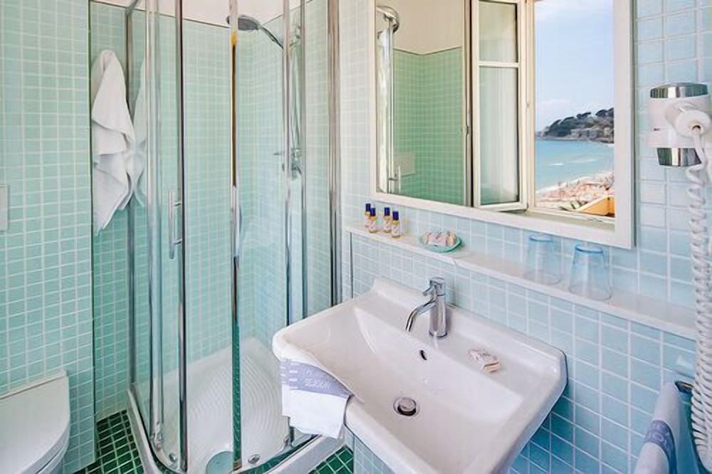 Double Room, Hill View
