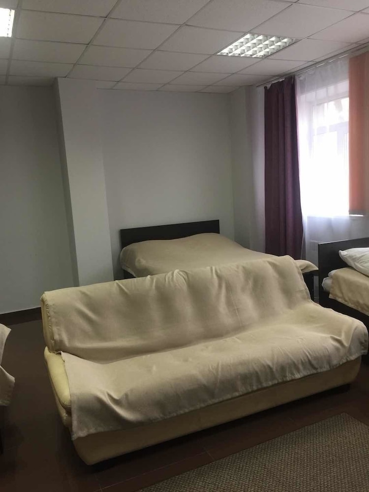 Basic Apartment, Multiple Beds, Non Smoking photo 3