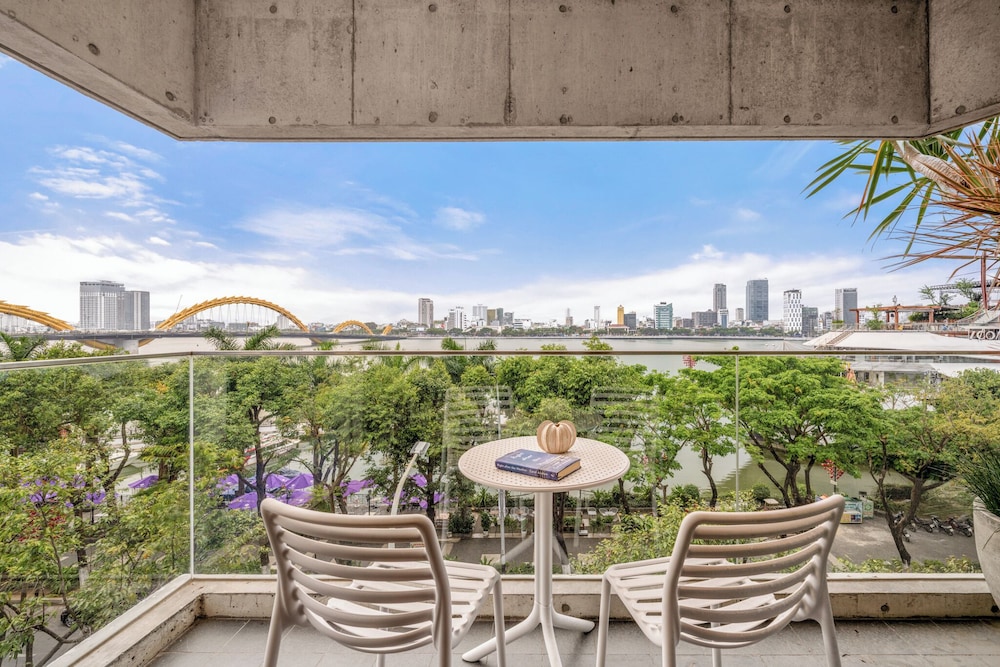 Premier Double Room, Balcony, City View