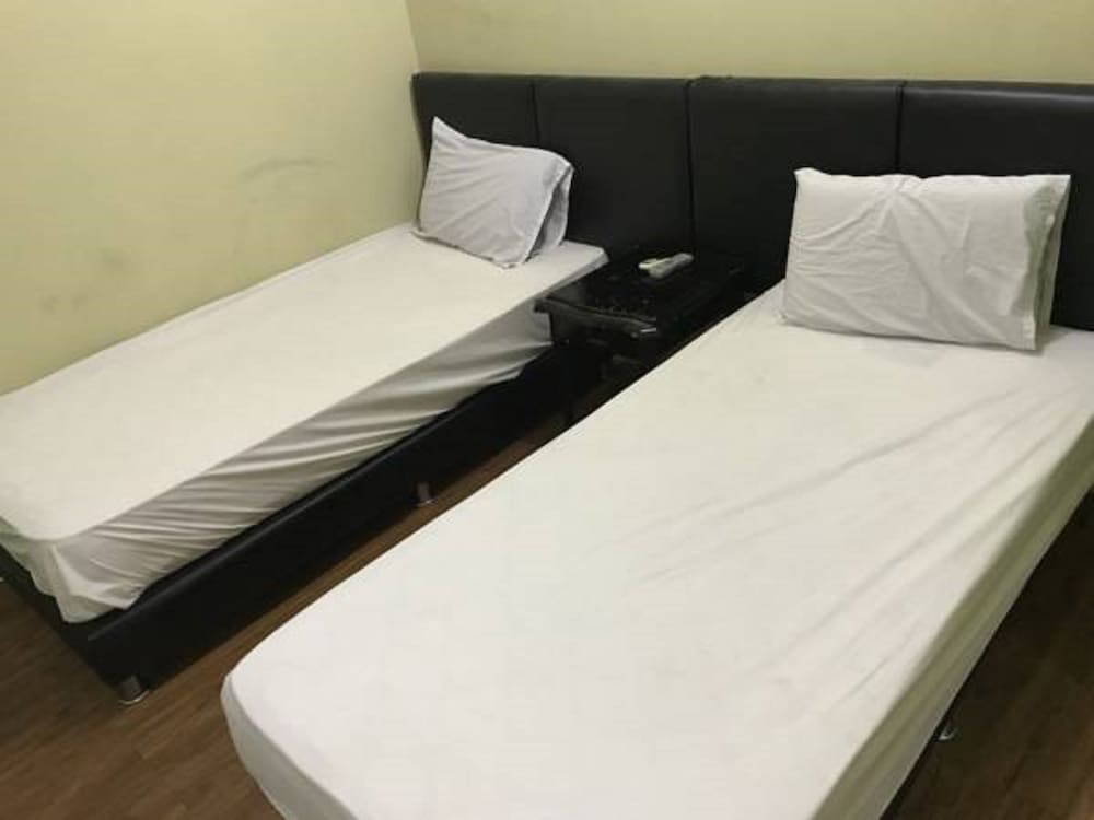 Standard Twin Room, No Windows