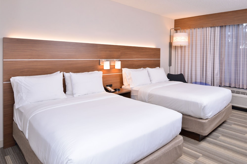Suite, Multiple Beds - Photo 7