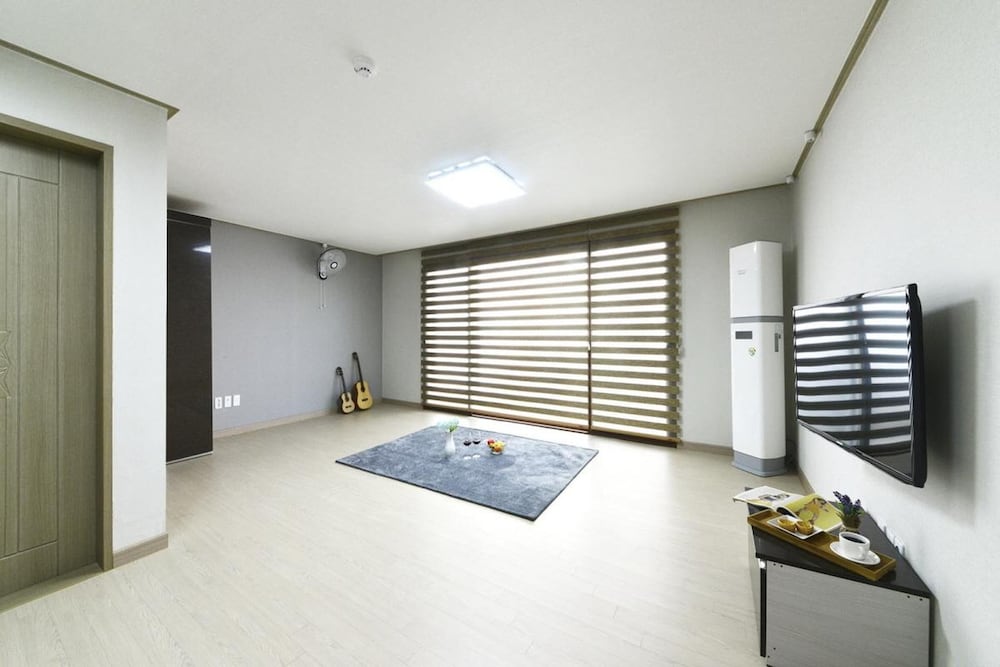 Basic Room, 1 Bedroom (B201) - Photo 1