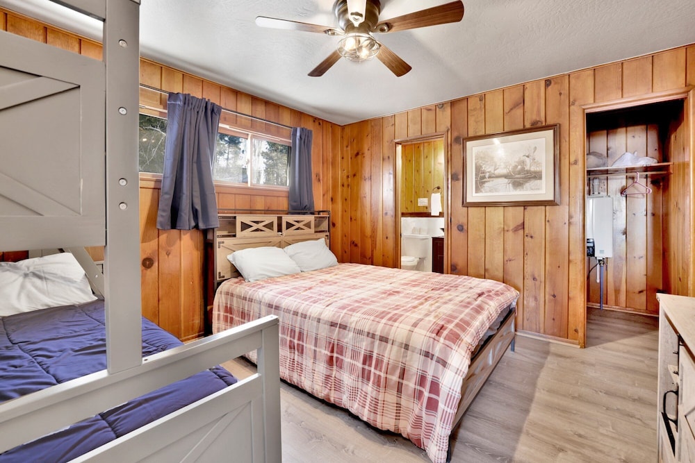 Cabin, Multiple Beds, Patio, Mountain View (109) photo 1