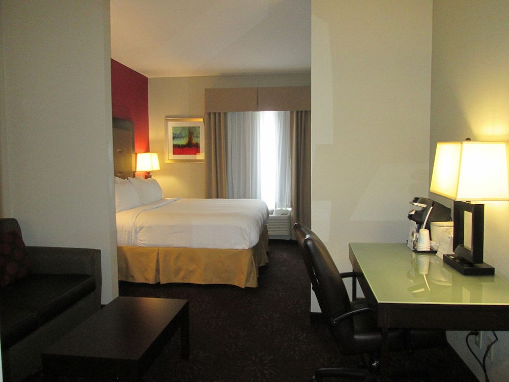 Deluxe Room, 1 King Bed, Non Smoking - Photo 3