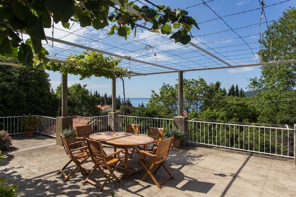 Apartment (One-Bedroom Apartment with Balcony an) photo 1