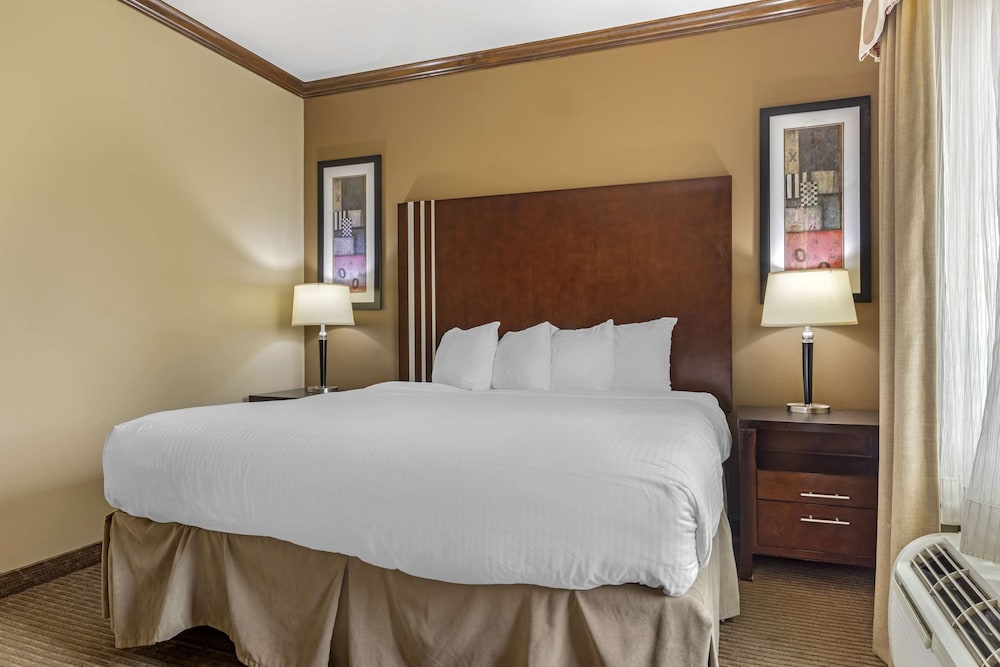 Suite, Multiple Beds, Non Smoking (with Sofabed) - Photo 7
