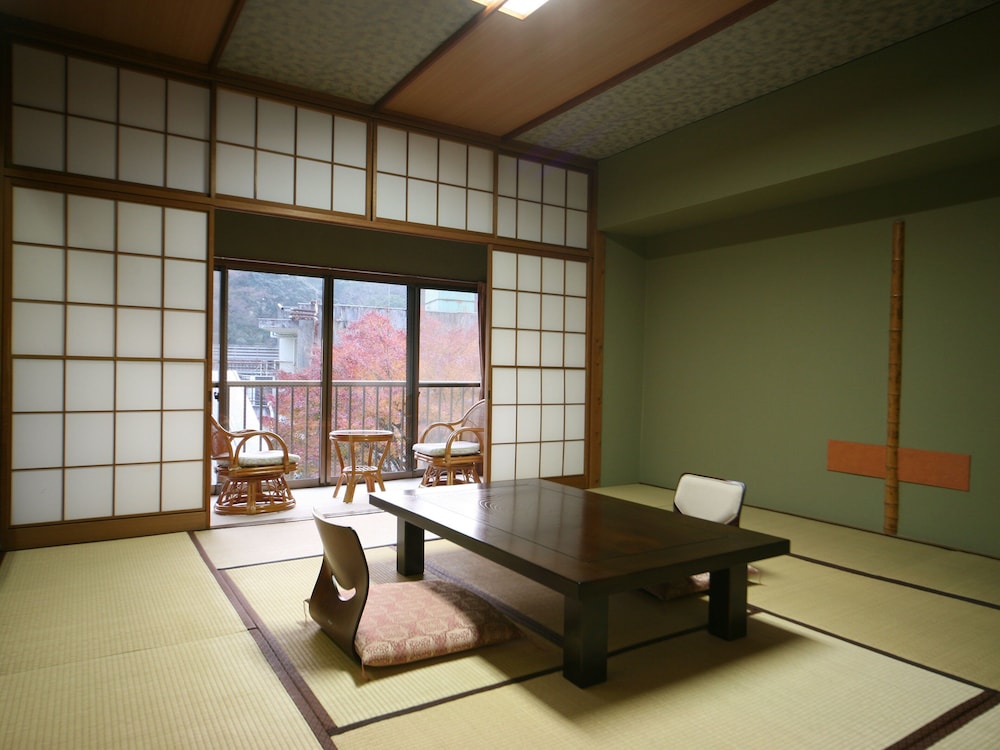 Japanese Style Quadruple Room with Separate Sitting Area (Private Bathroom) photo 1