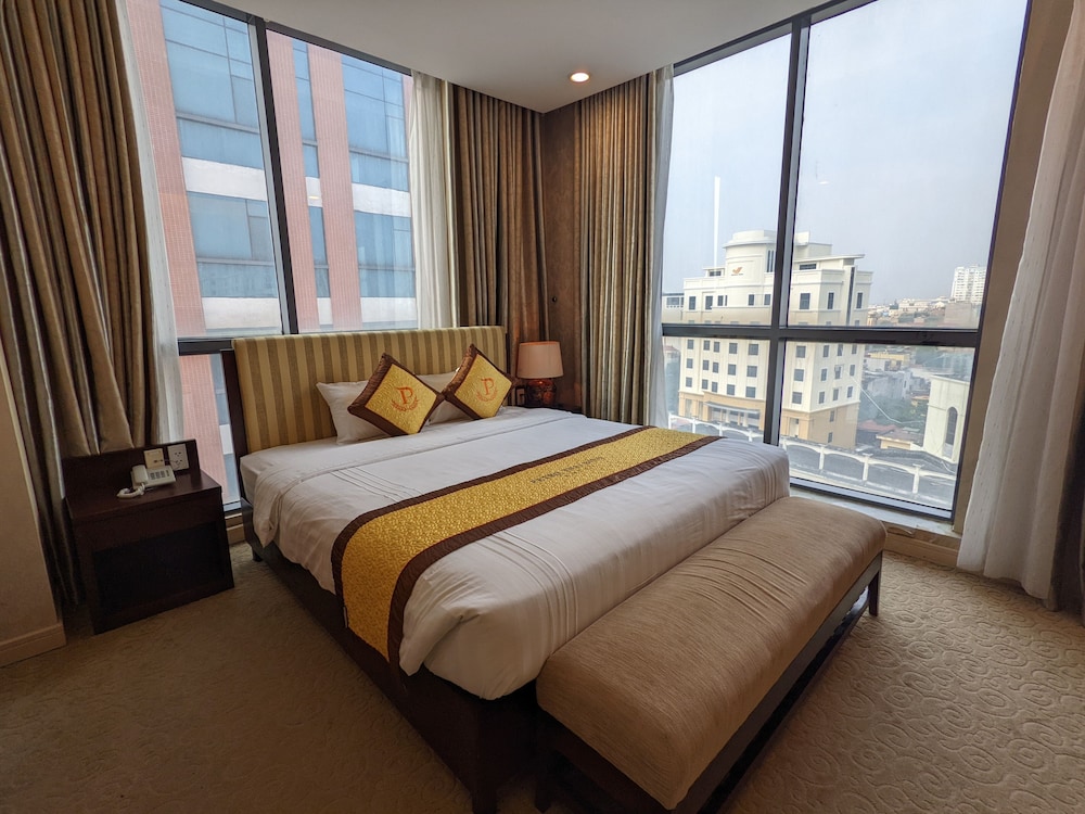 Deluxe Suite - Photo 1