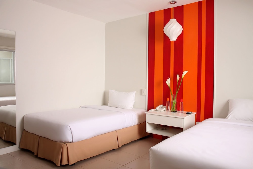 Standard Room, 2 Double Beds (Red Room) - Photo 9