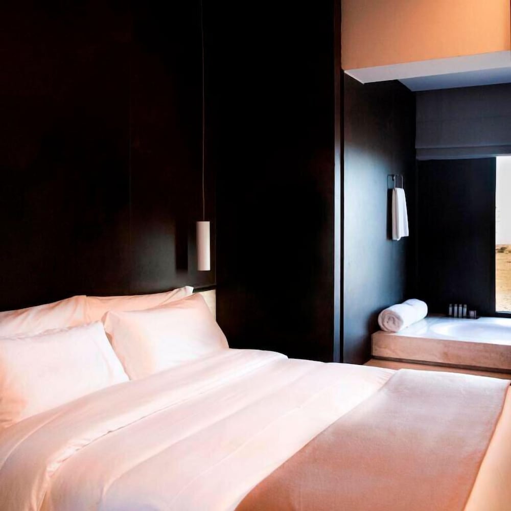 Exclusive & Private Al Faya Retreat Usage (5 Rooms Included) photo 2