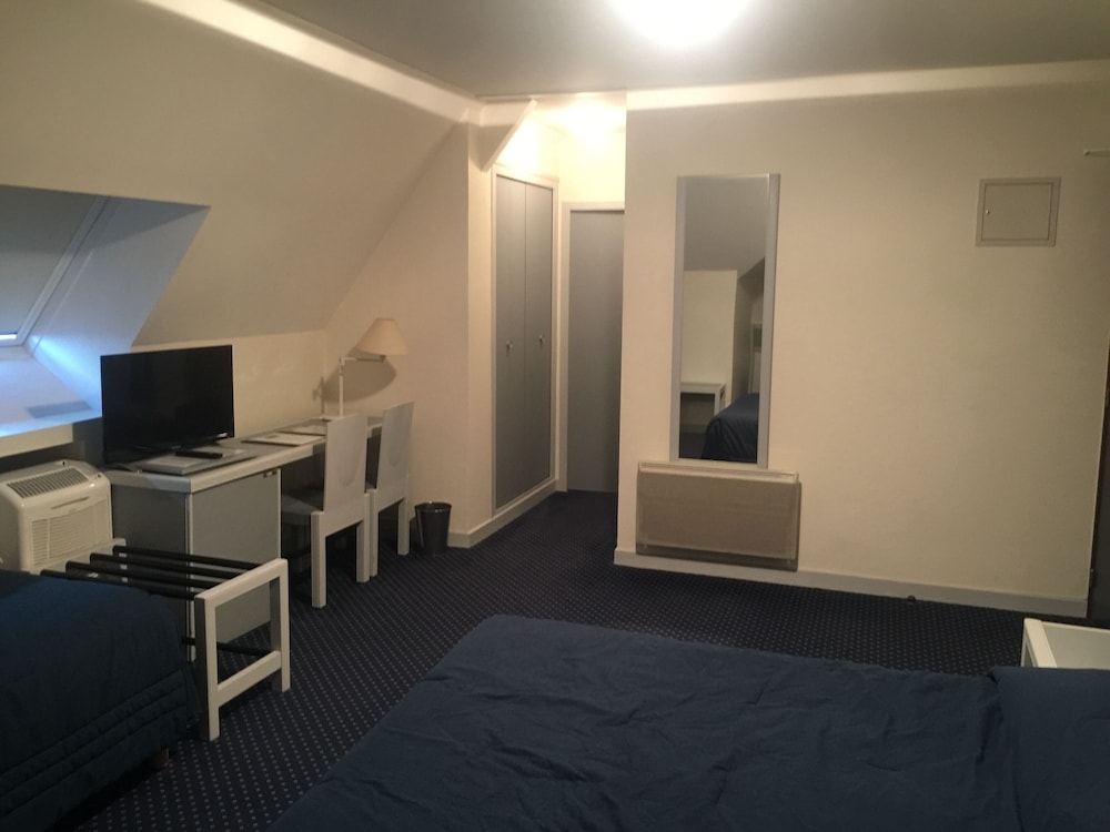 Quadruple Room - Photo 4