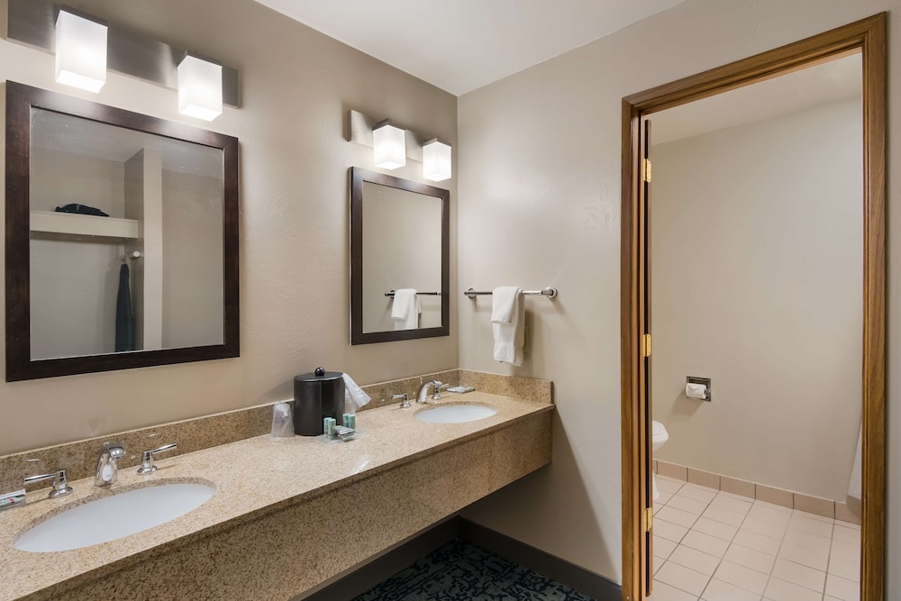 Standard Room, Multiple Beds, Non Smoking, Refrigerator & Microwave (Queen sofabed;Pet Friendly)