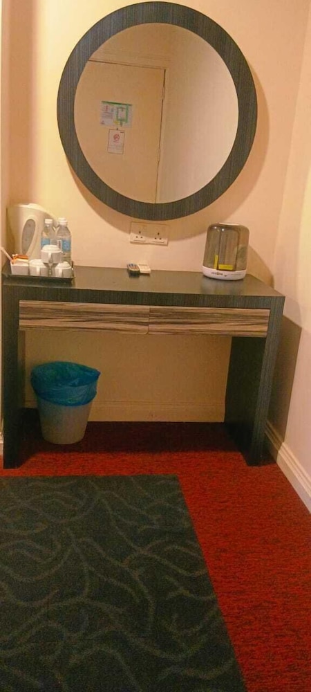 Deluxe Triple Room, City View