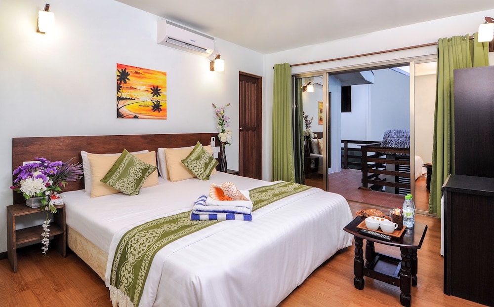 Deluxe Double Room photo 2