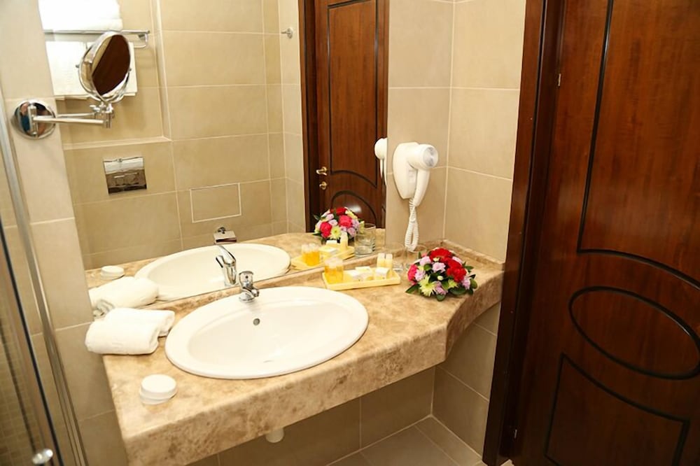 Balcony Suite 3***