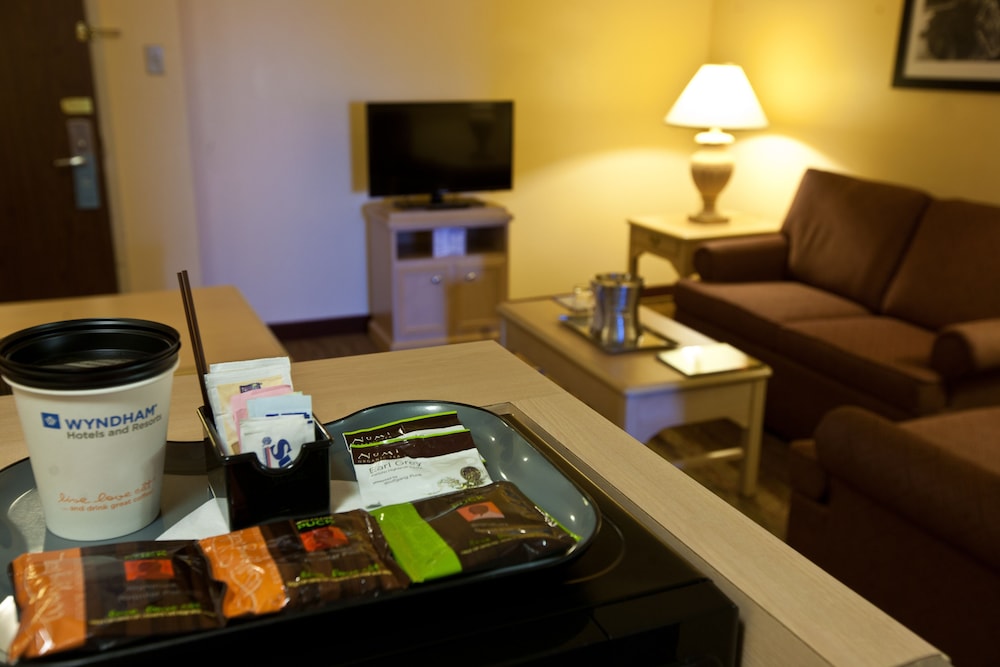 Room, 2 Double Beds - Photo 2
