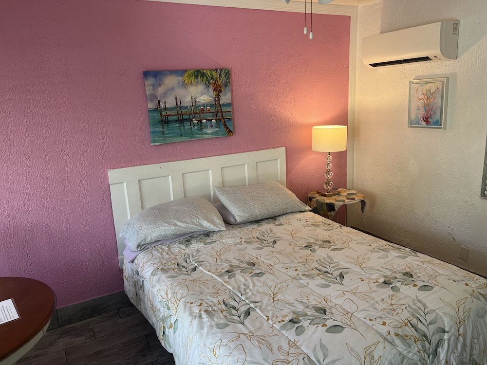 Deluxe Room, 1 Queen Bed