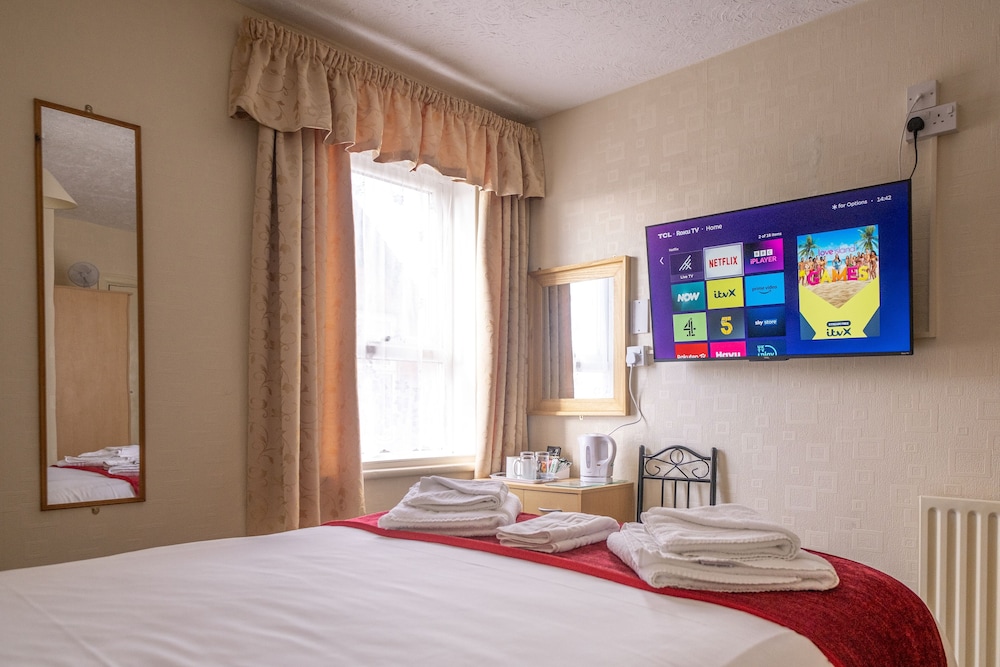 Double Room (Partly Ensuite)