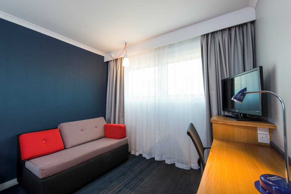 Standard Room, 1 Double Bed With Sofa Bed - Photo 6