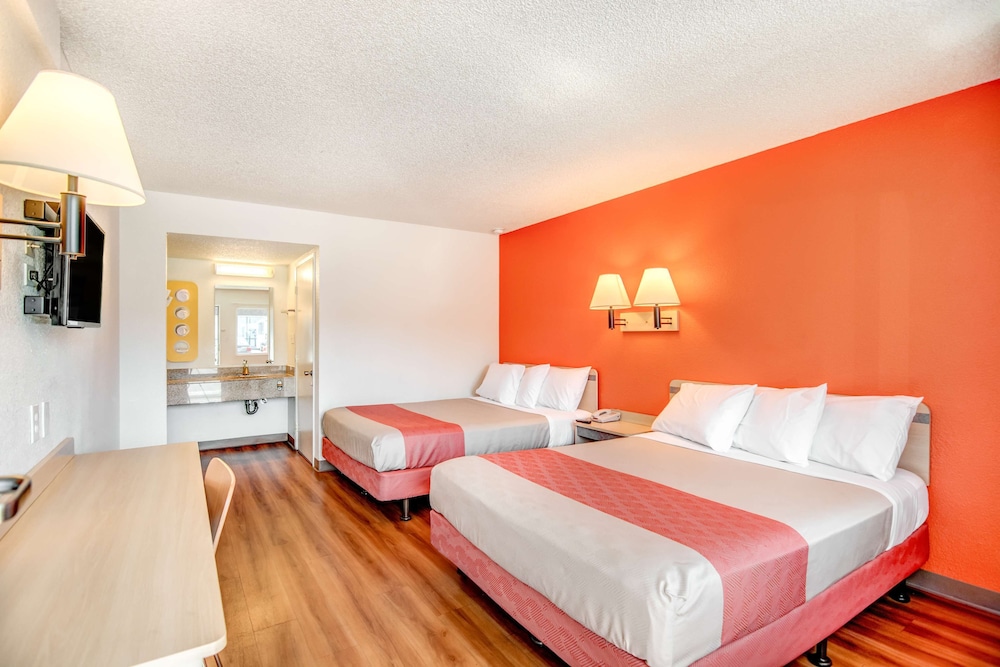 Deluxe Room, 2 Double Beds, Non Smoking, Refrigerator photo 2