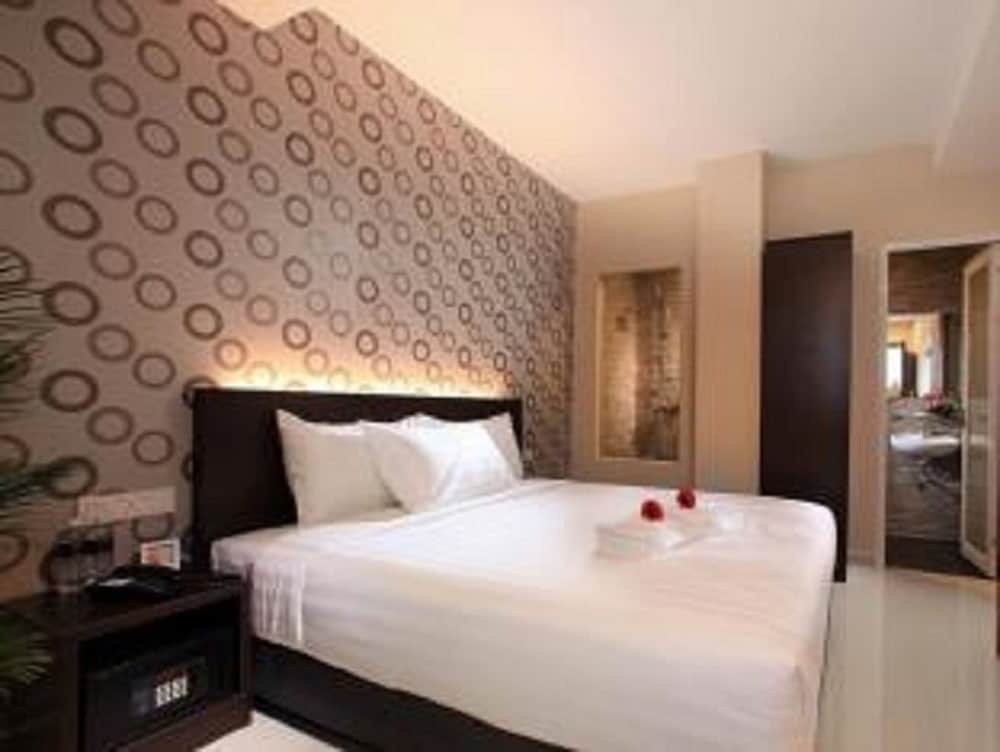 Standard Room (Windowless) photo 3