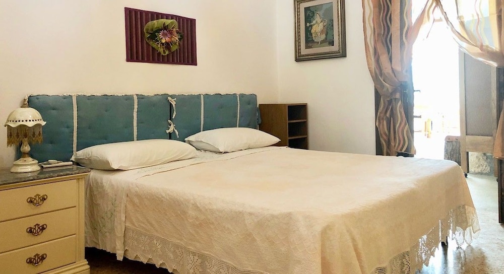 Basic Double Room (Malvaro)