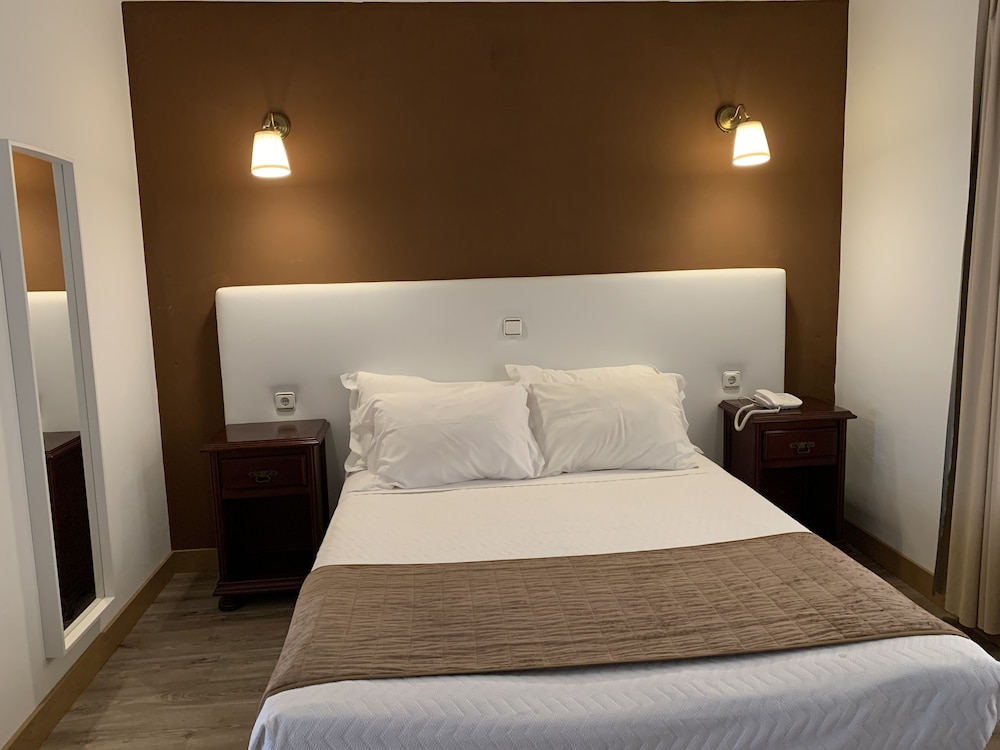 Standard Double or Twin Room (with Terrace or Balcony) photo 2