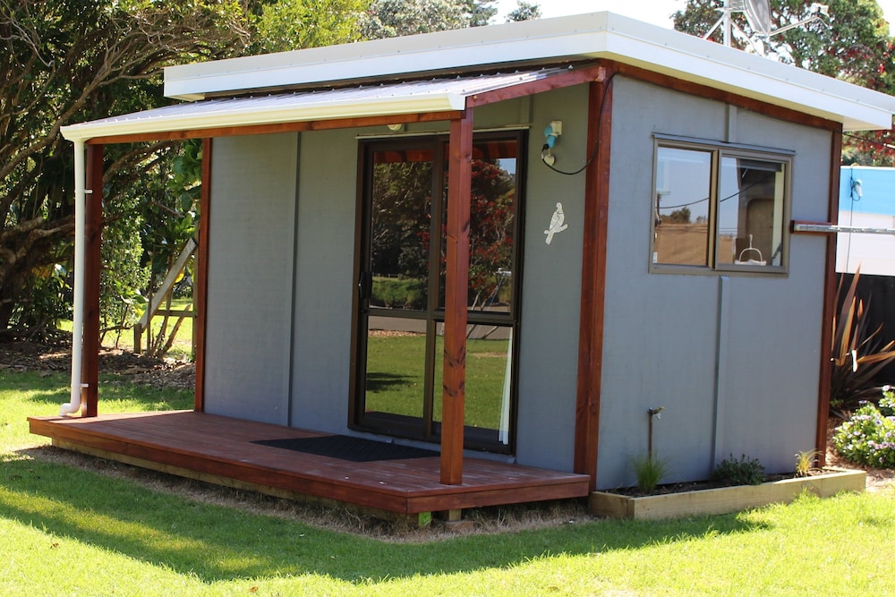 Basic Cabin, River View, No Linen Provided photo 2