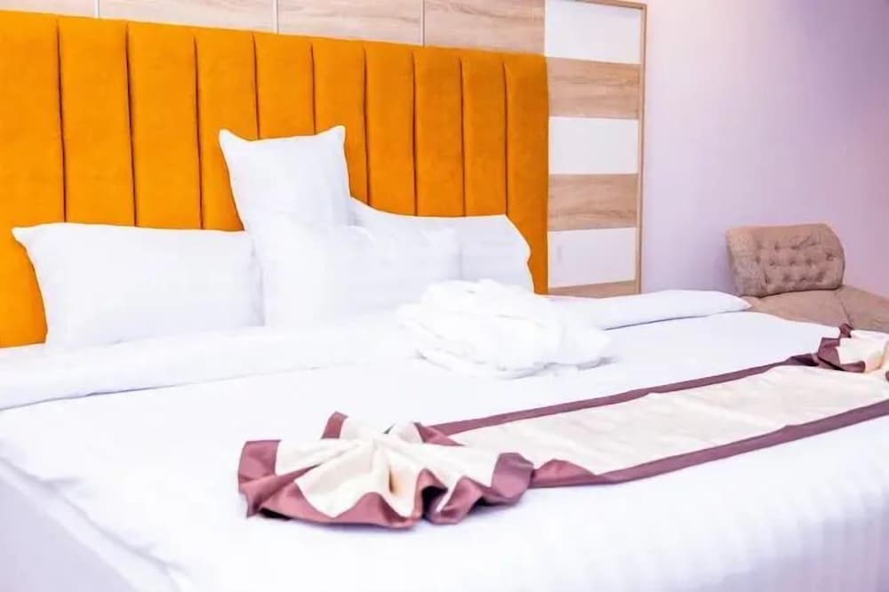 Deluxe Room, Balcony, City View photo 1