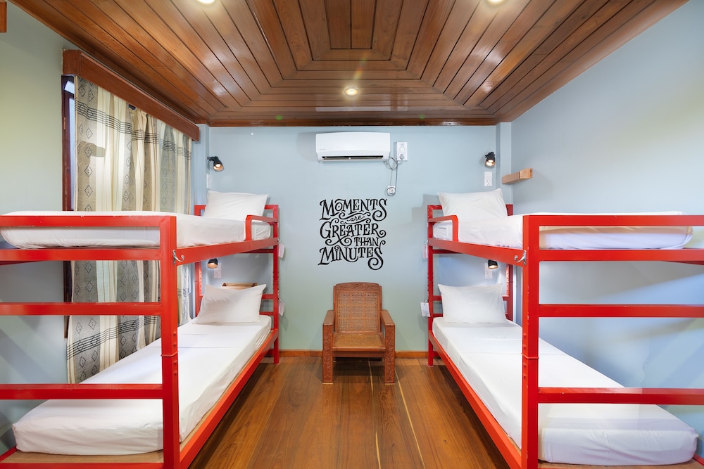 Bed in Bungalow 4 Beds Mixed photo 1