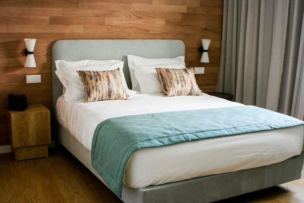 Standard Twin Room - Photo 15