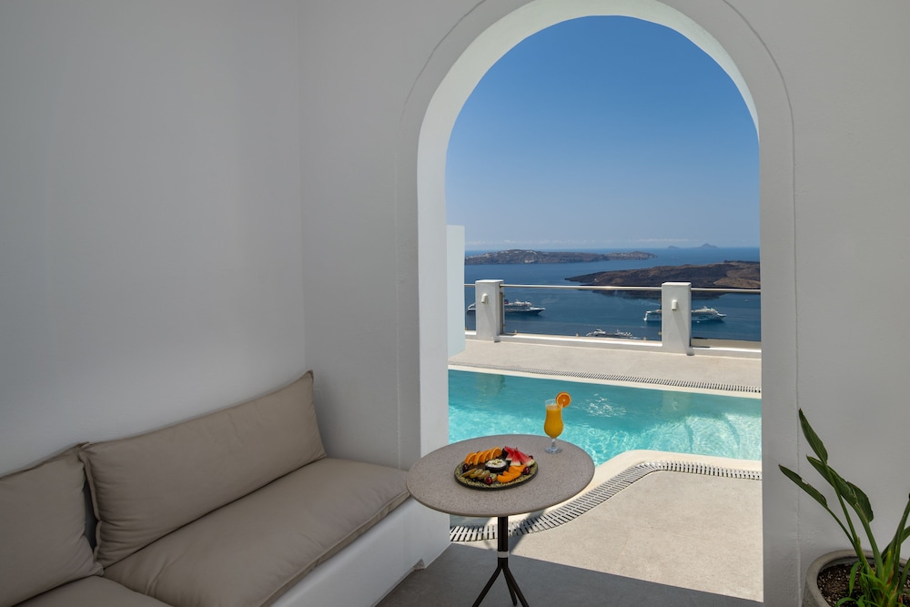 Standard Double Pool Level Volcano View