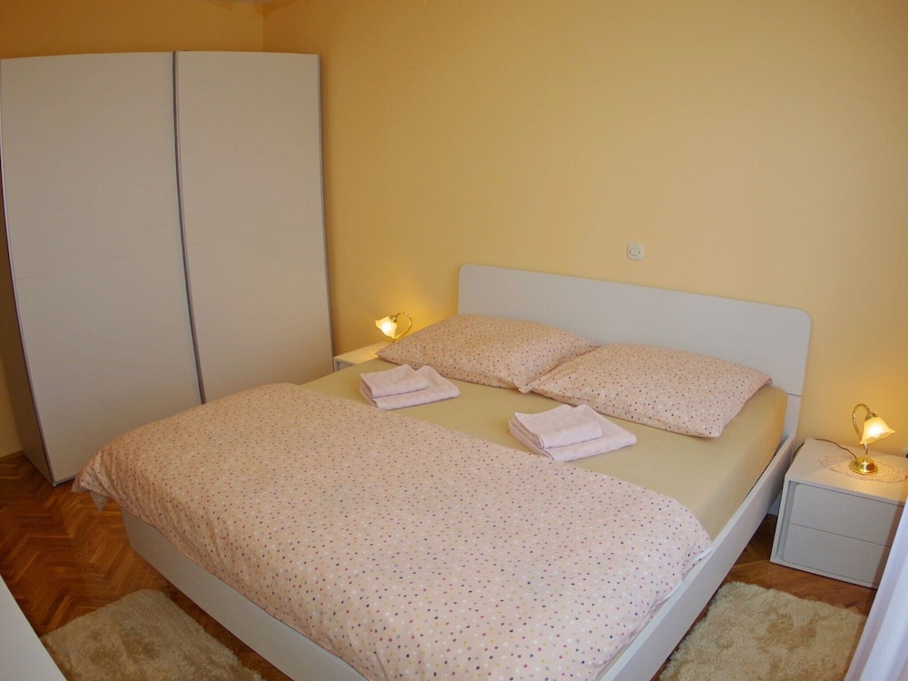 Villa photo 2