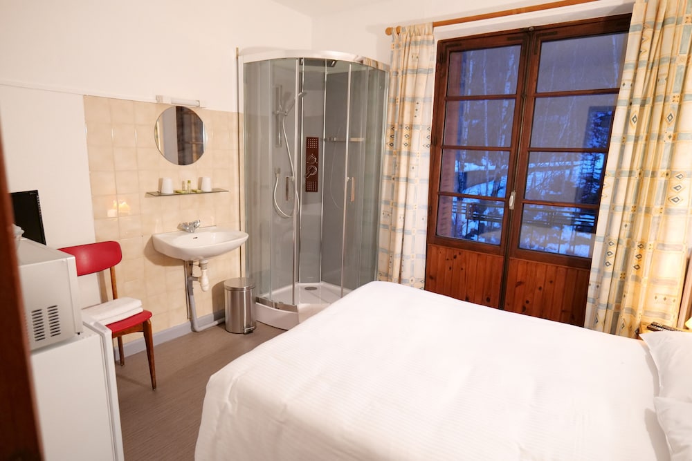 Economy Double Room, 1 Double Bed, Private Bathroom, Mountain View