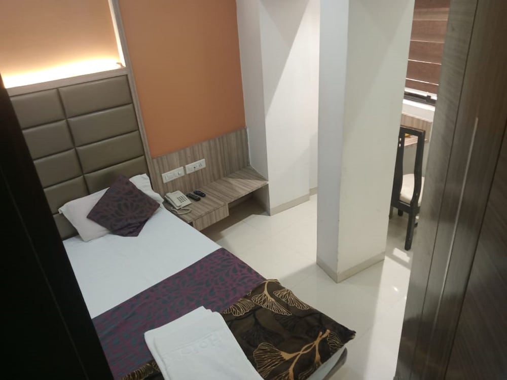 Standard Room photo 2