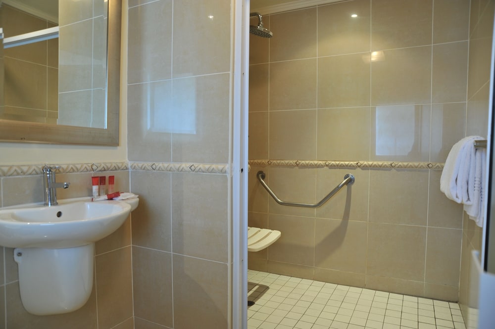 Standard Room, 1 Double Bed, Accessible, Ensuite (Accessible Room)