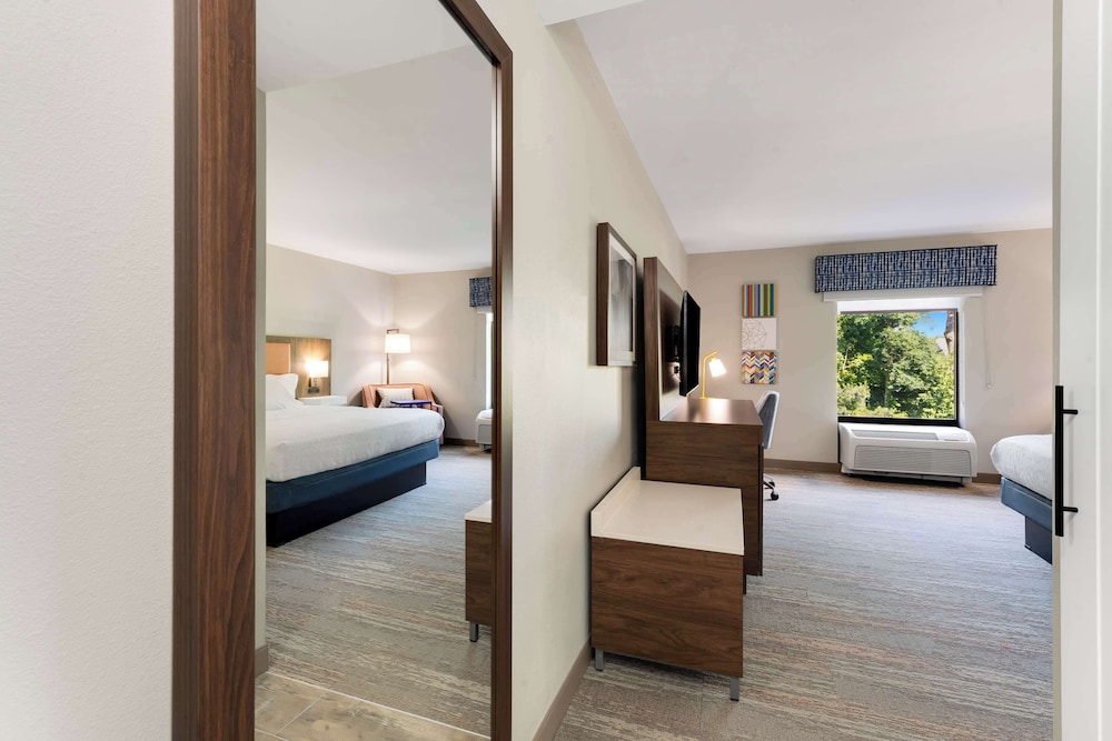 Room, 1 King Bed, Accessible, Non Smoking - Photo 2