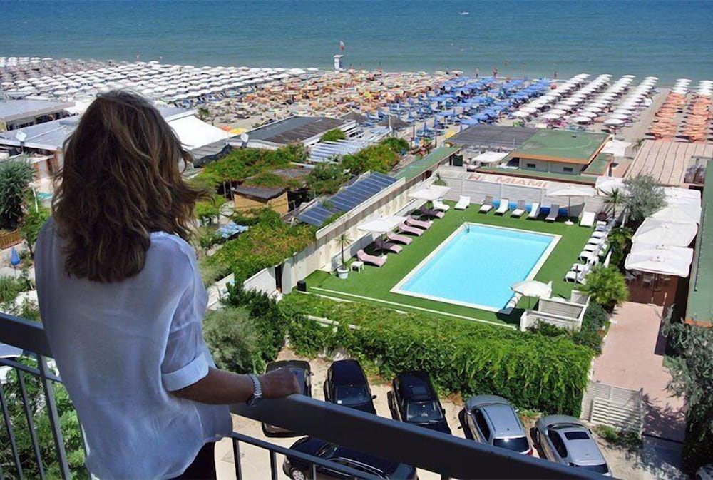 Deluxe Double or Twin Room, Sea View photo 2