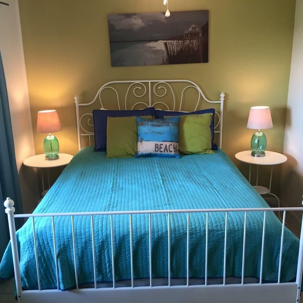 Condo, 2 Bedrooms, Sea Facing