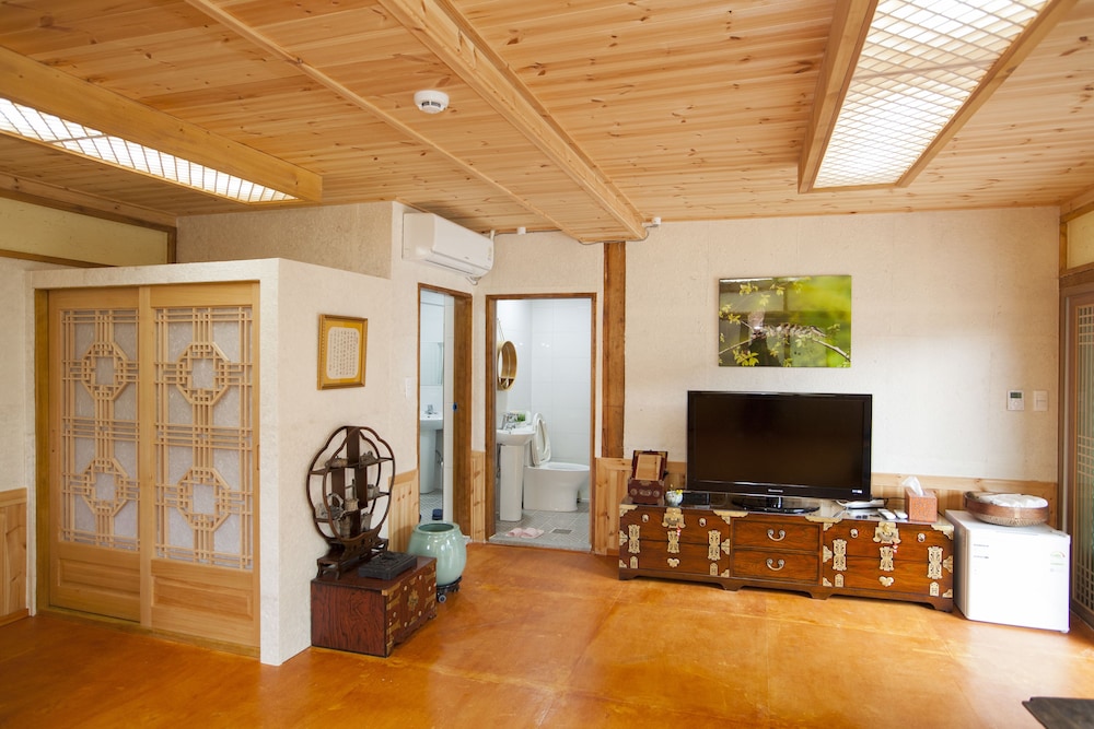 Family Room (Gwibin) photo 3