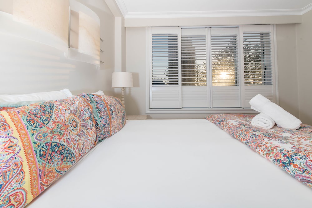 2 Bedroom Ocean-Side Apartment photo 2