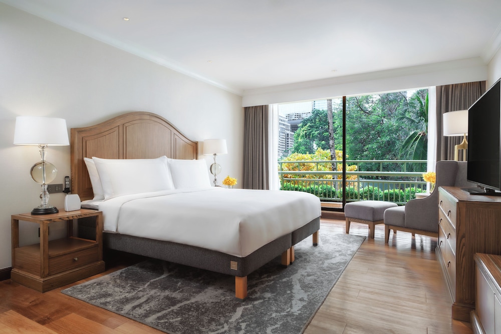 Suite, 1 King Bed photo 3