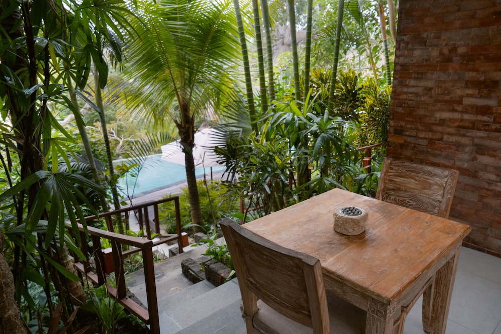 Suite with Pool Access - Photo 4