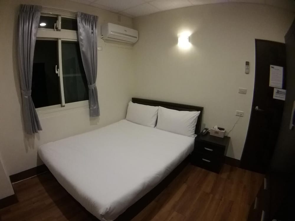 Economy Double Room (605) photo 3