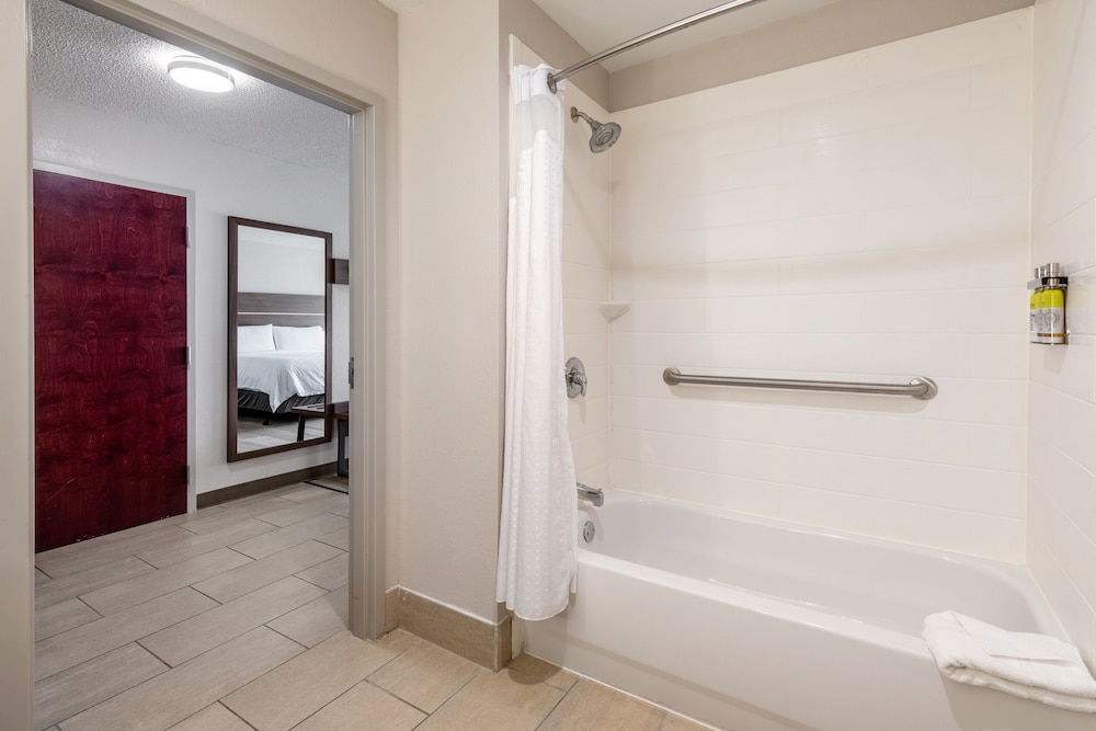 Room, 1 King Bed with Sofa bed, Accessible (Comm, Mobil, Accessible Tub) - Photo 7
