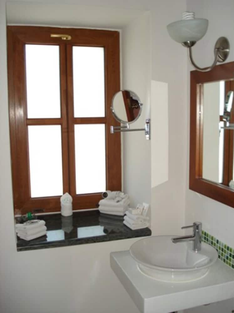 Standard Room, 1 Double Bed - Photo 7